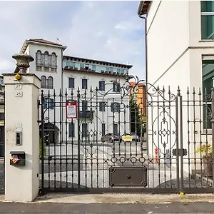 Appartement Lux 2 Metro M2, Milan